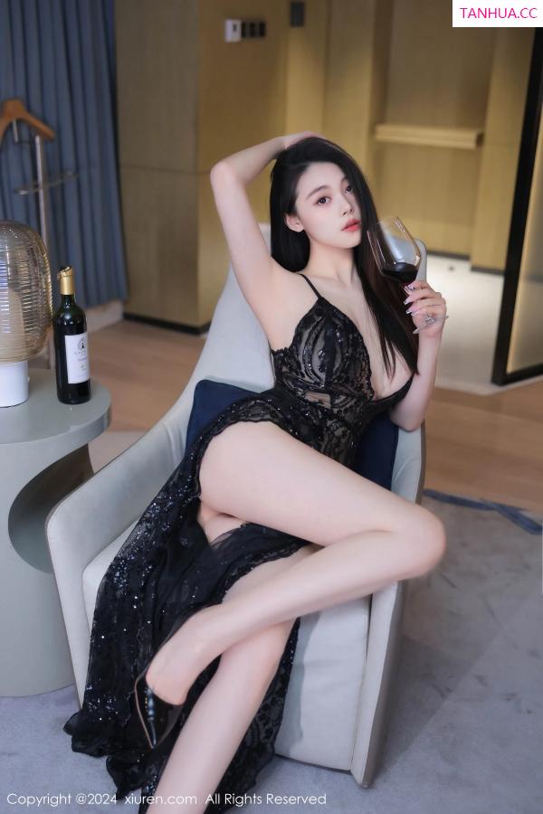   [XiuRen]高清写真图 2024.04.26 No.8453 清妙 长腿长裙第8张图片